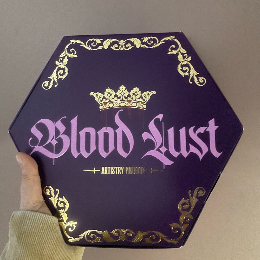 Jeffree Star Bloodlust eyeshadow palette